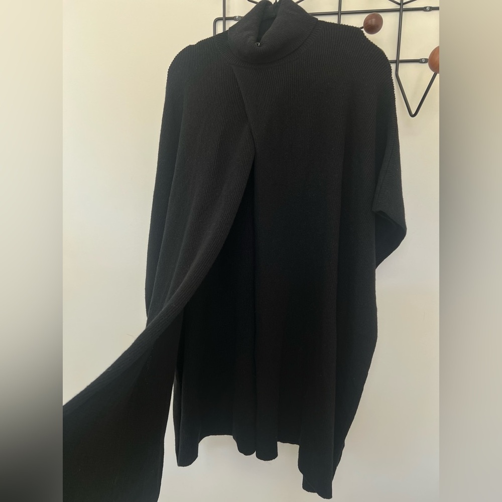 Lafayette 148 New York Black Poncho